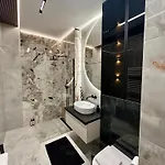 Apartment Chronos Luxury Warschau